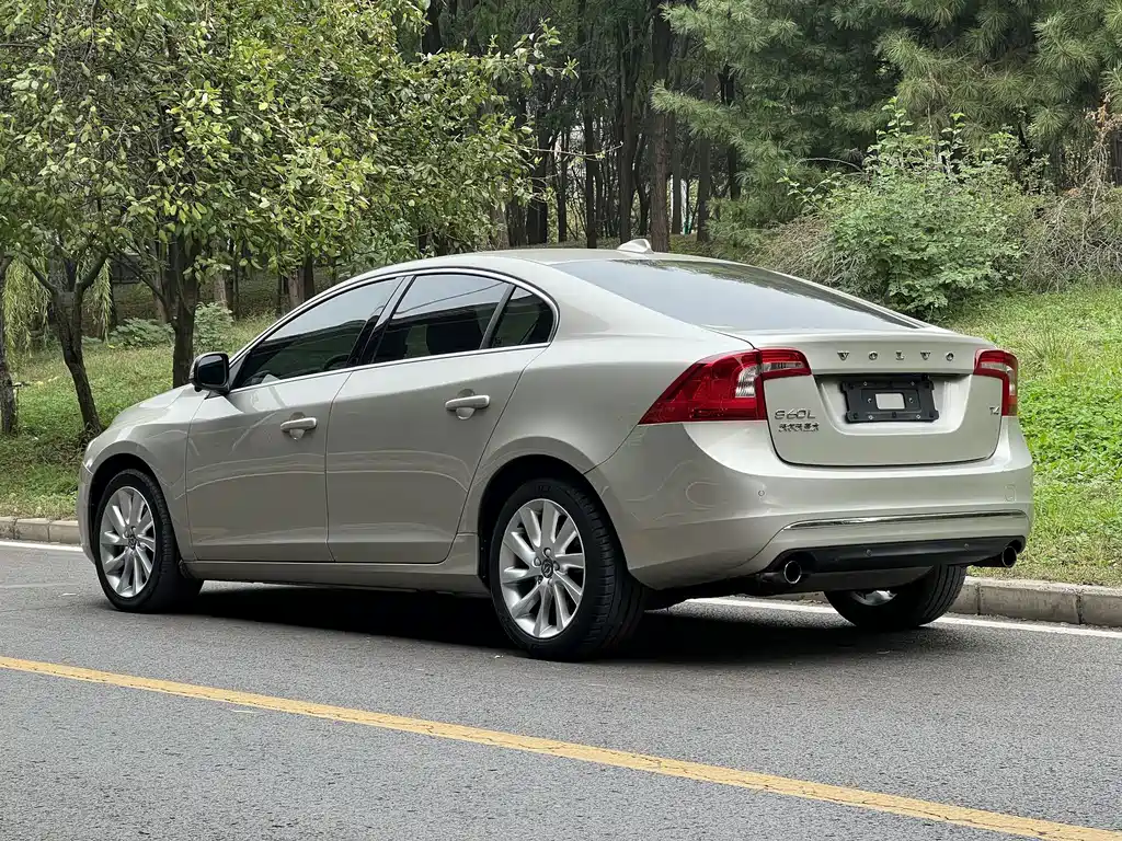 Volvo S60 — миниатюра 9
