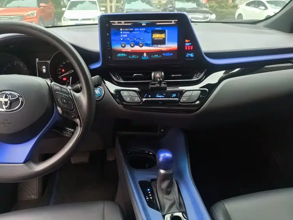 Toyota C-HR — миниатюра 13
