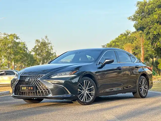 LEXUS ES 2023