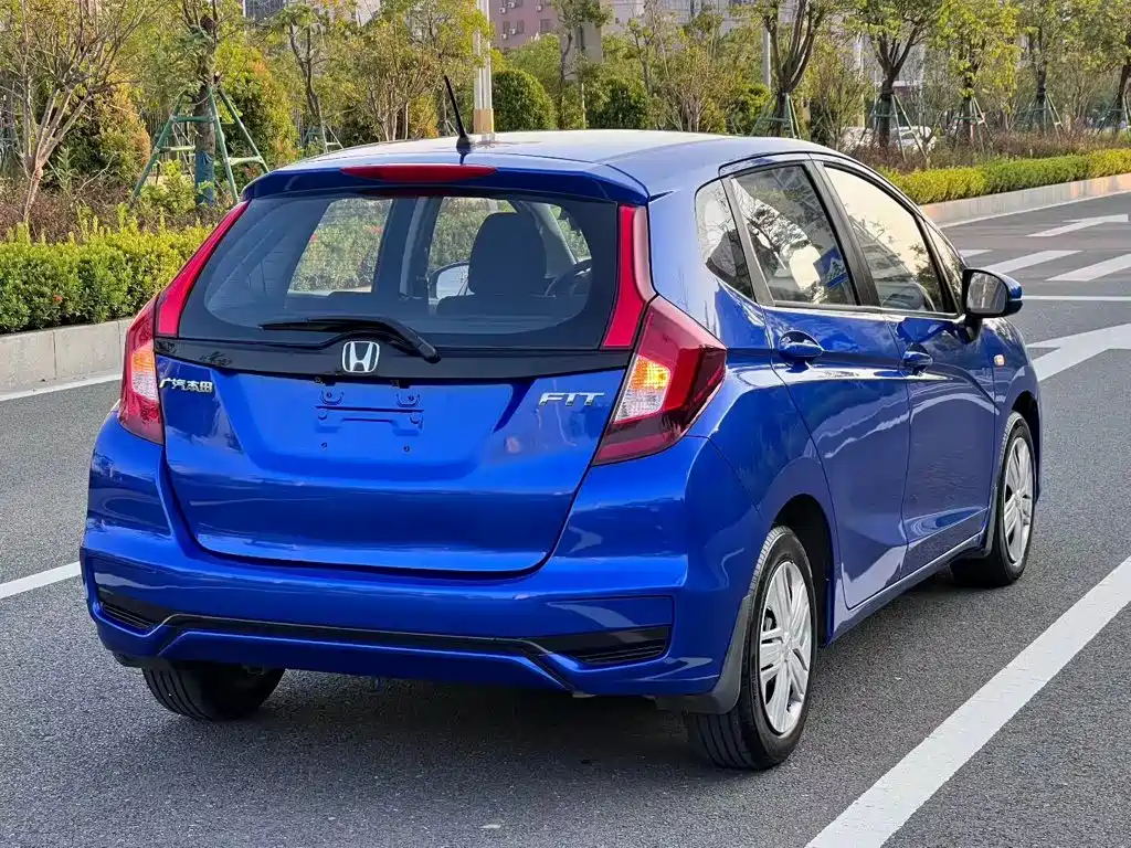 Honda Fit — миниатюра 9