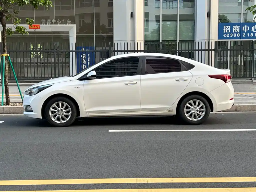 Hyundai Verna — миниатюра 25