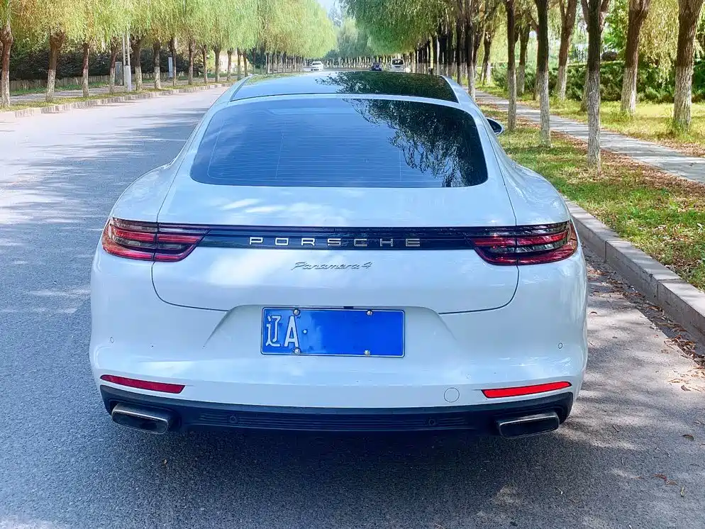 Porsche Panamera — миниатюра 6