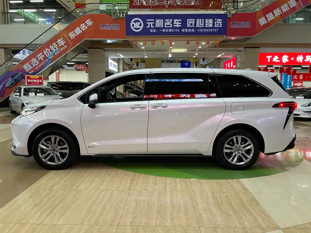 Toyota Sienna — миниатюра 5