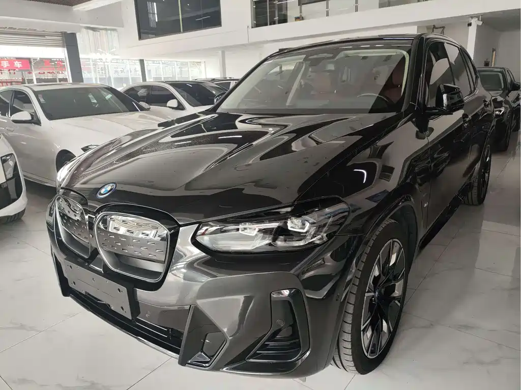 BMW iX3 2023