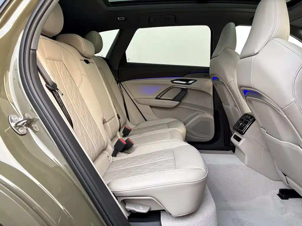 Audi Q5L — миниатюра 9
