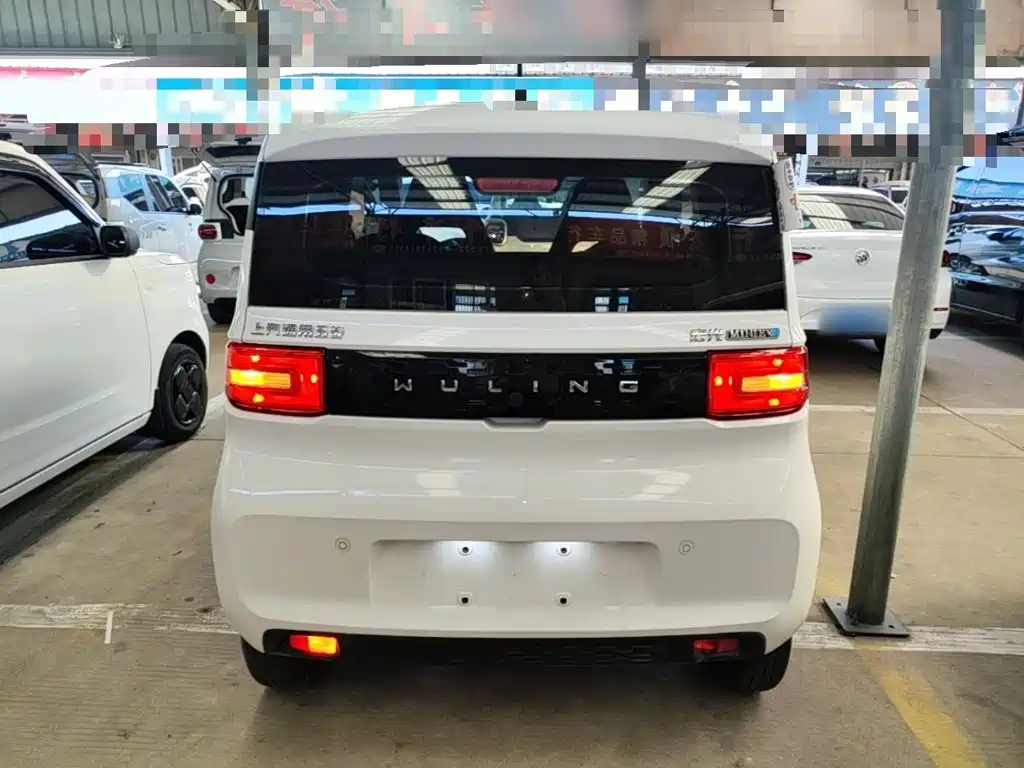 Wuling MINIEV — миниатюра 6