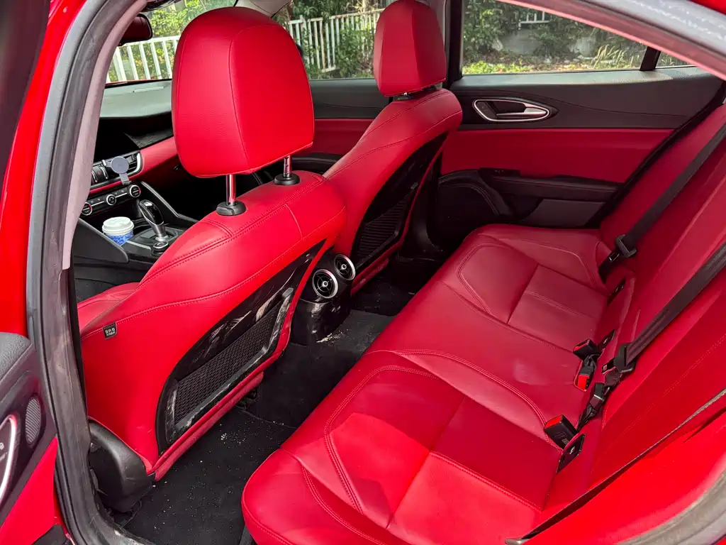 Alfa Romeo Giulia 2020 2.0T 280HP Luxury
