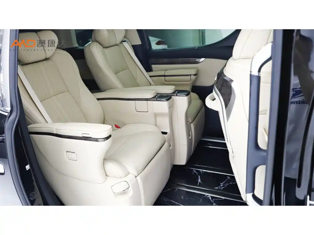 Toyota Alphard — миниатюра 8