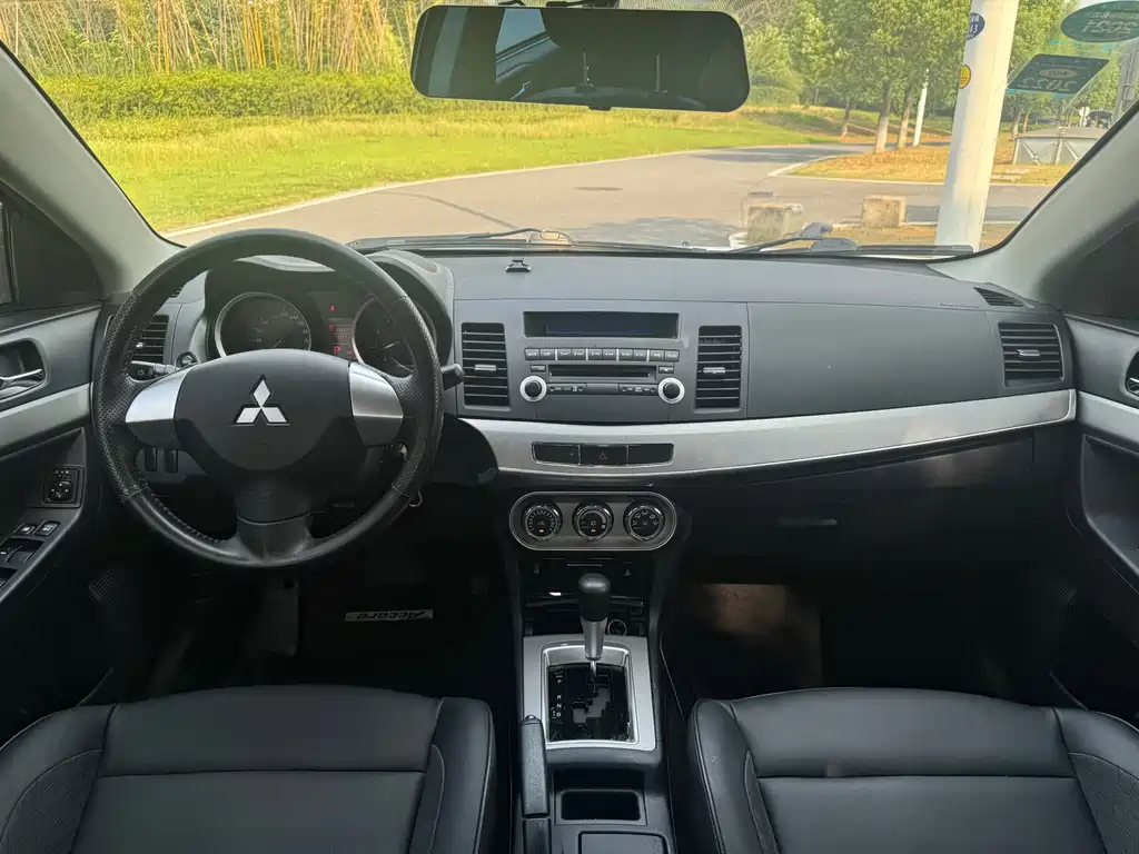Mitsubishi Lancer EX — миниатюра 8