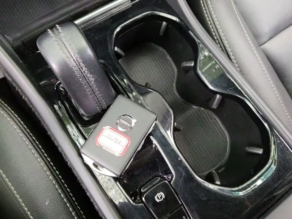 Volvo XC40 — миниатюра 9