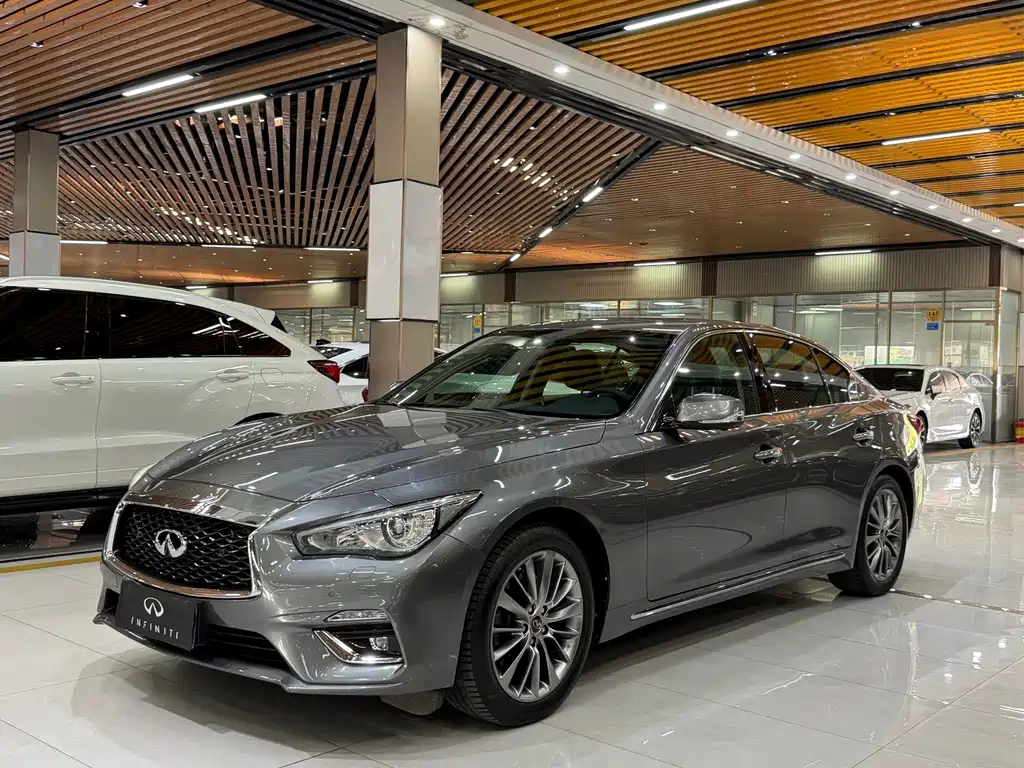 Infiniti Q50L