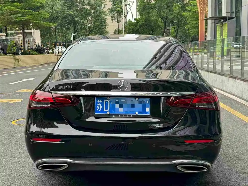 Mercedes-Benz E-Class — миниатюра 5