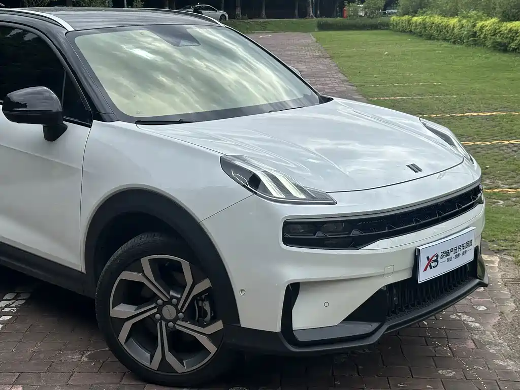 Lynk & Co 06 — миниатюра 8