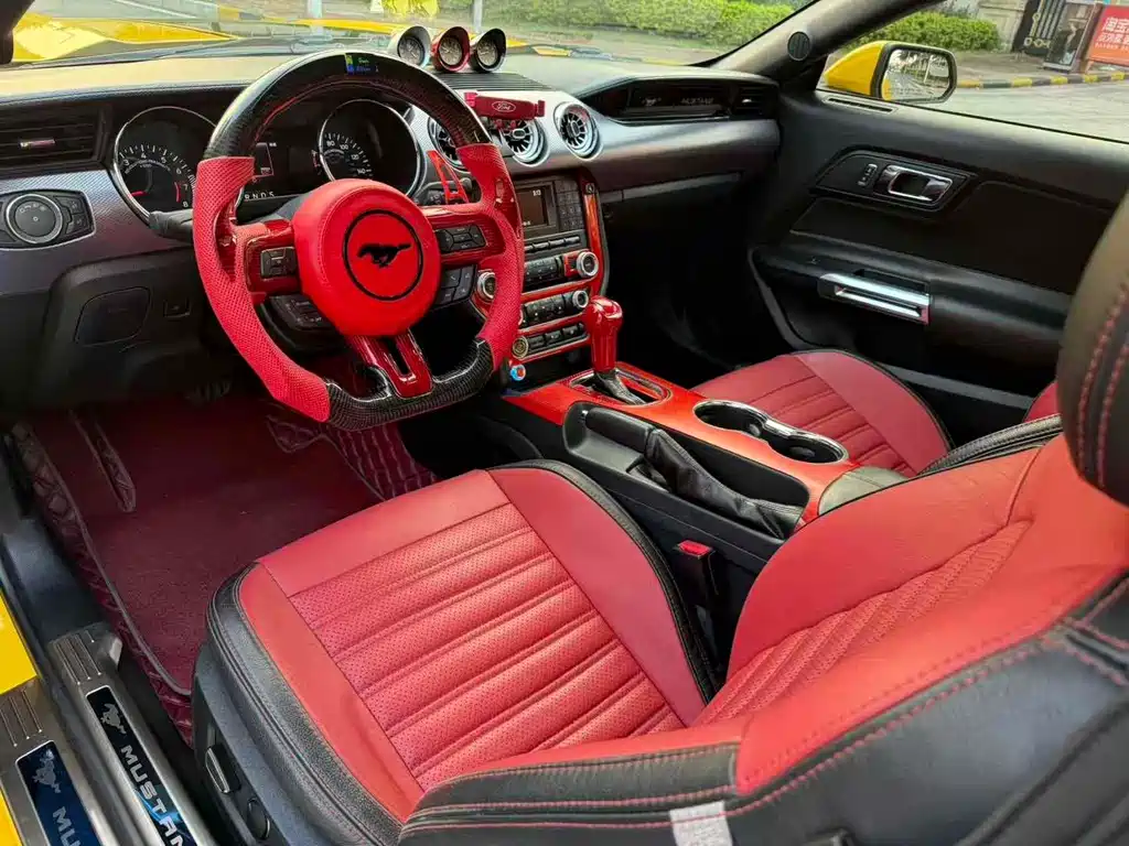 Ford Mustang — миниатюра 7