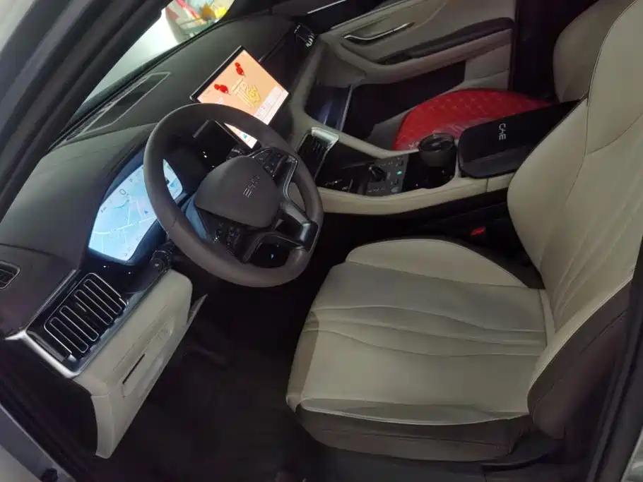 BYD PLUS New Energy — миниатюра 9