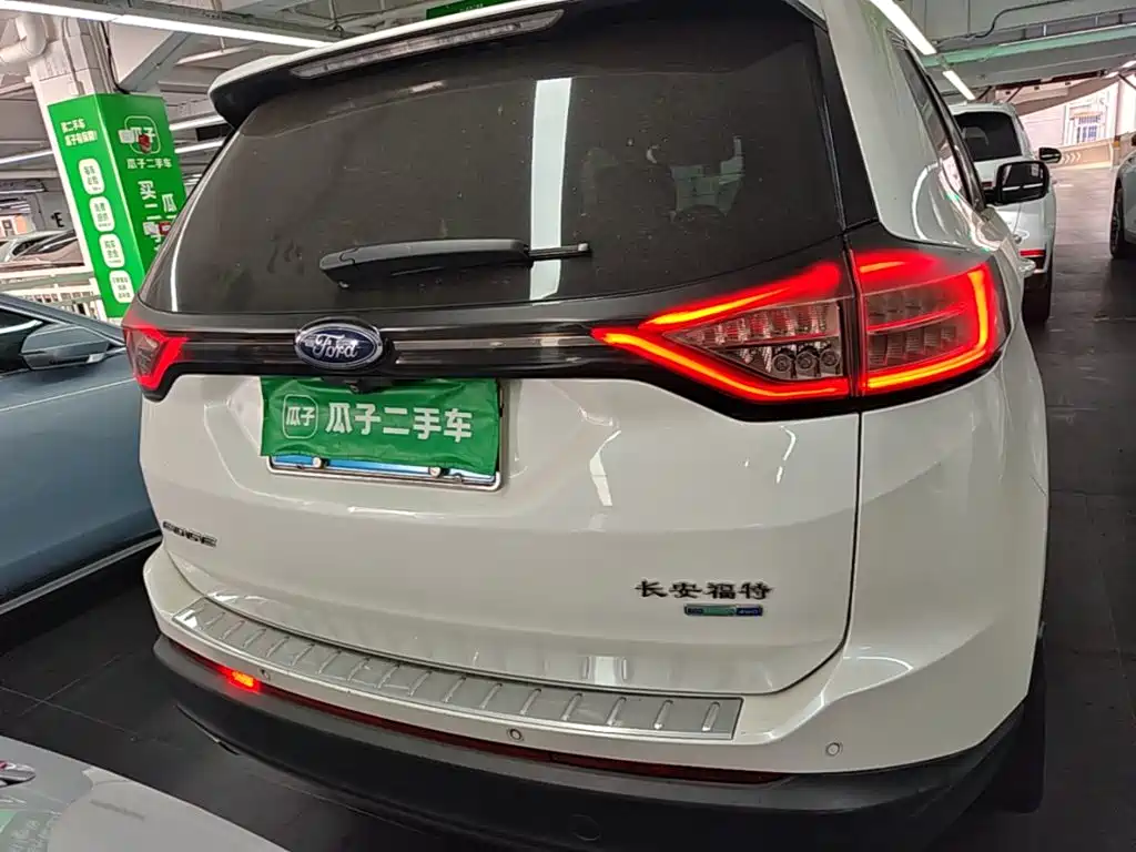 Ford Edge — миниатюра 6