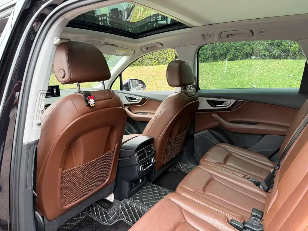 Audi Q7 — миниатюра 11