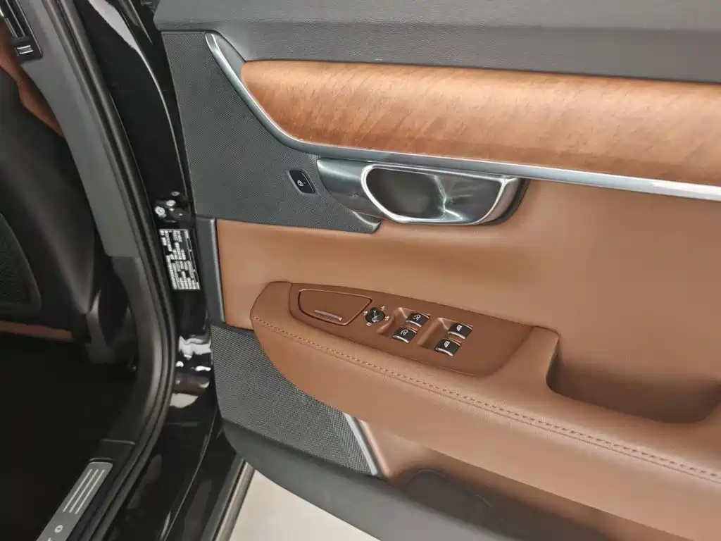 Volvo S90 — миниатюра 21