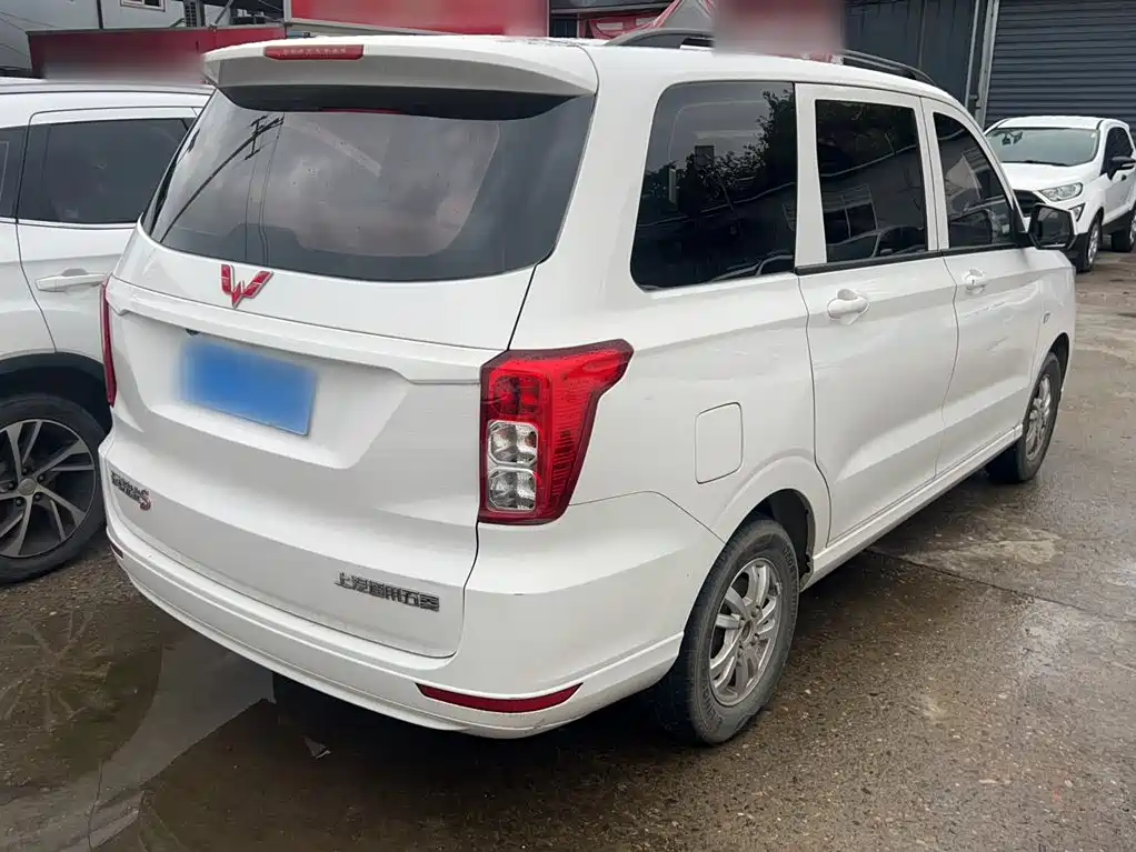 Wuling Hongguang — миниатюра 9