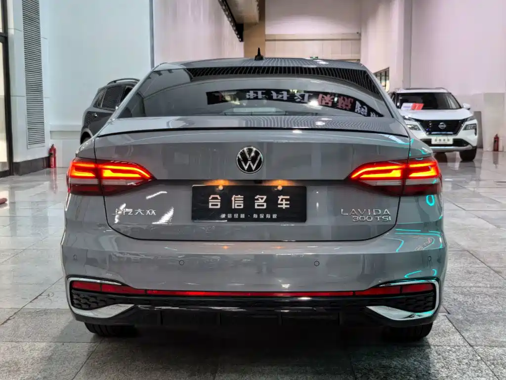 Volkswagen Lavida — миниатюра 5