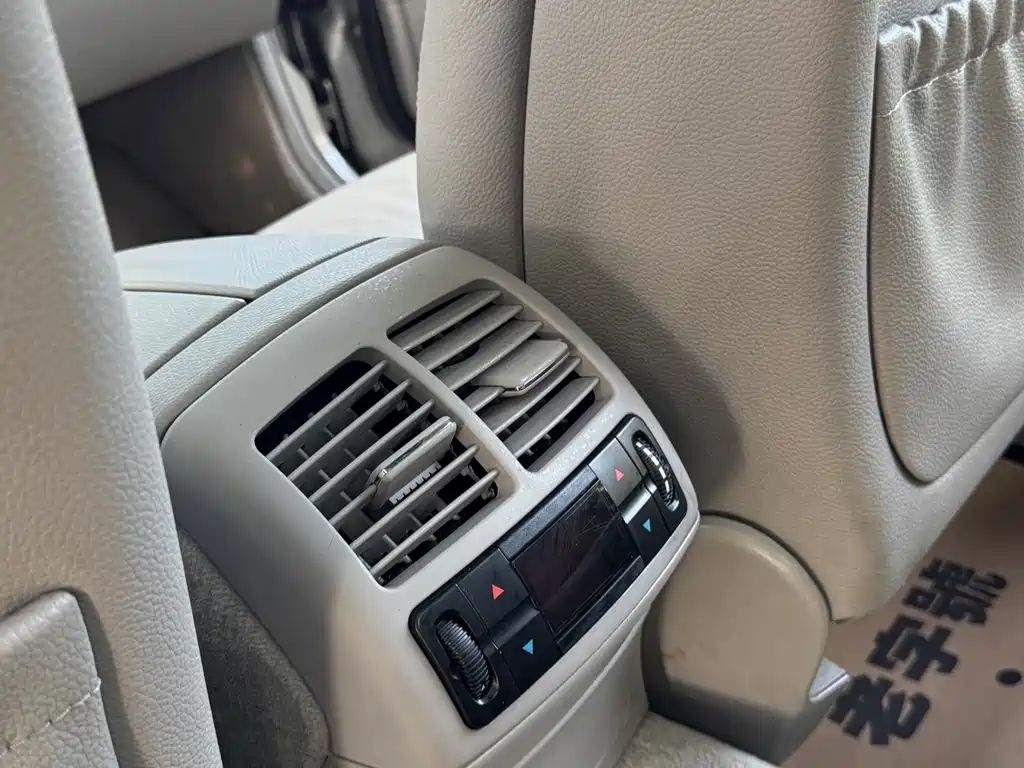 Mercedes-Benz E-Class — миниатюра 20