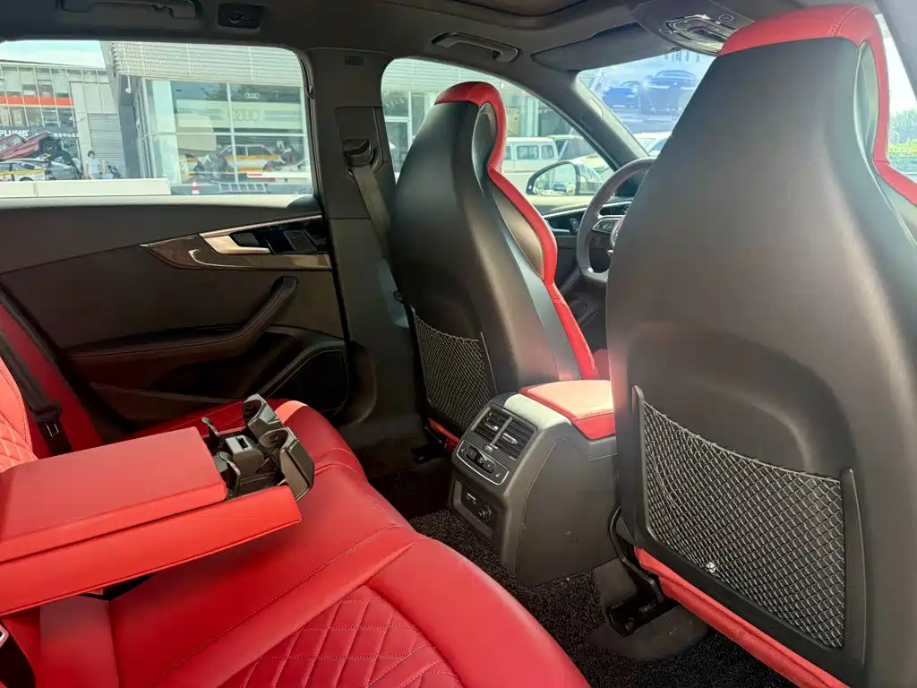 Audi S4 — миниатюра 30