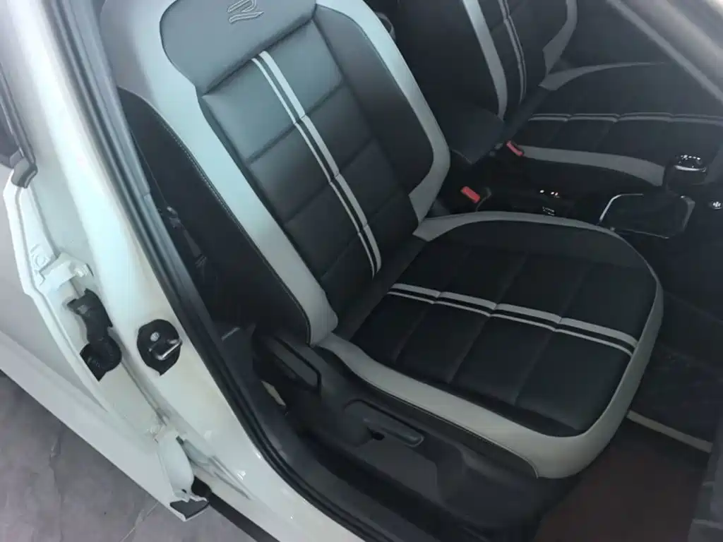 Volkswagen T-Roc — миниатюра 25