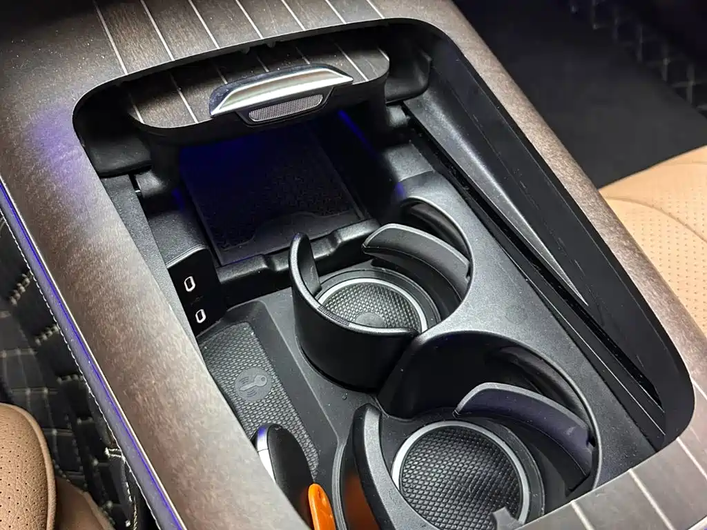 Mercedes-Benz E-Class — миниатюра 16