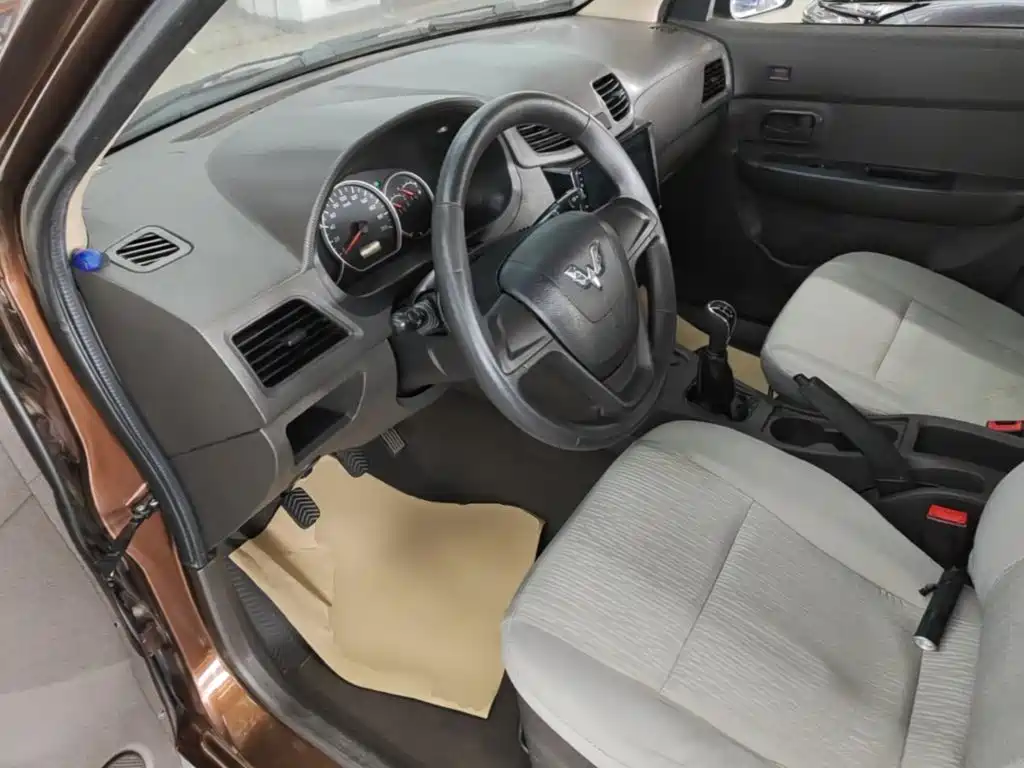 Wuling Hongguang — миниатюра 16