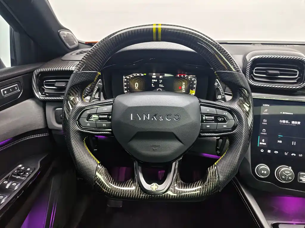 Lynk & Co 03 — миниатюра 15