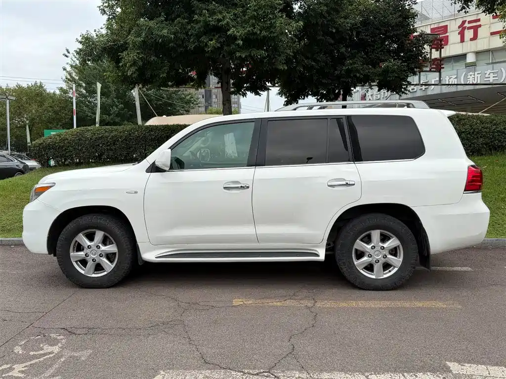 Lexus LX 2009 570
