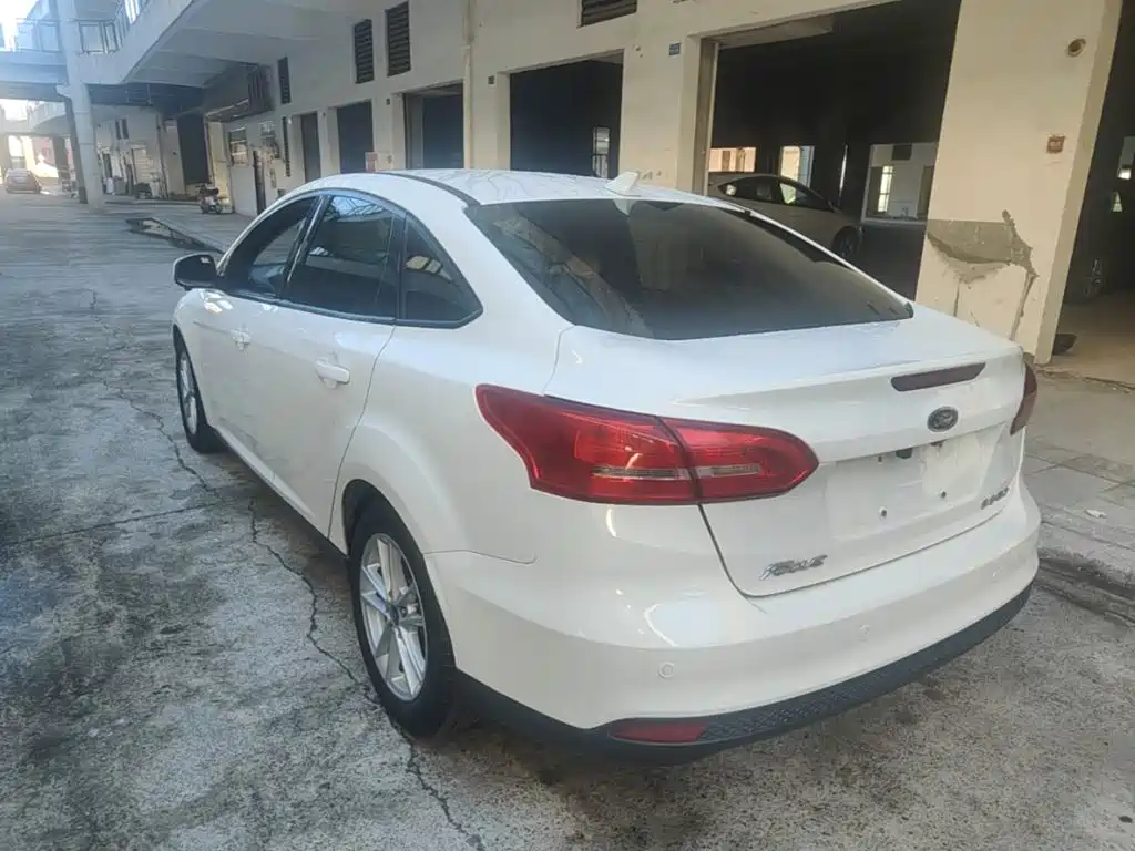 Ford Focus — миниатюра 5