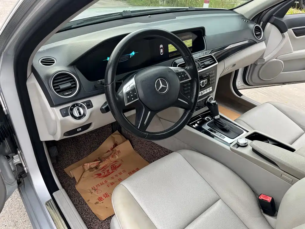 Mercedes-Benz C-Class — миниатюра 6