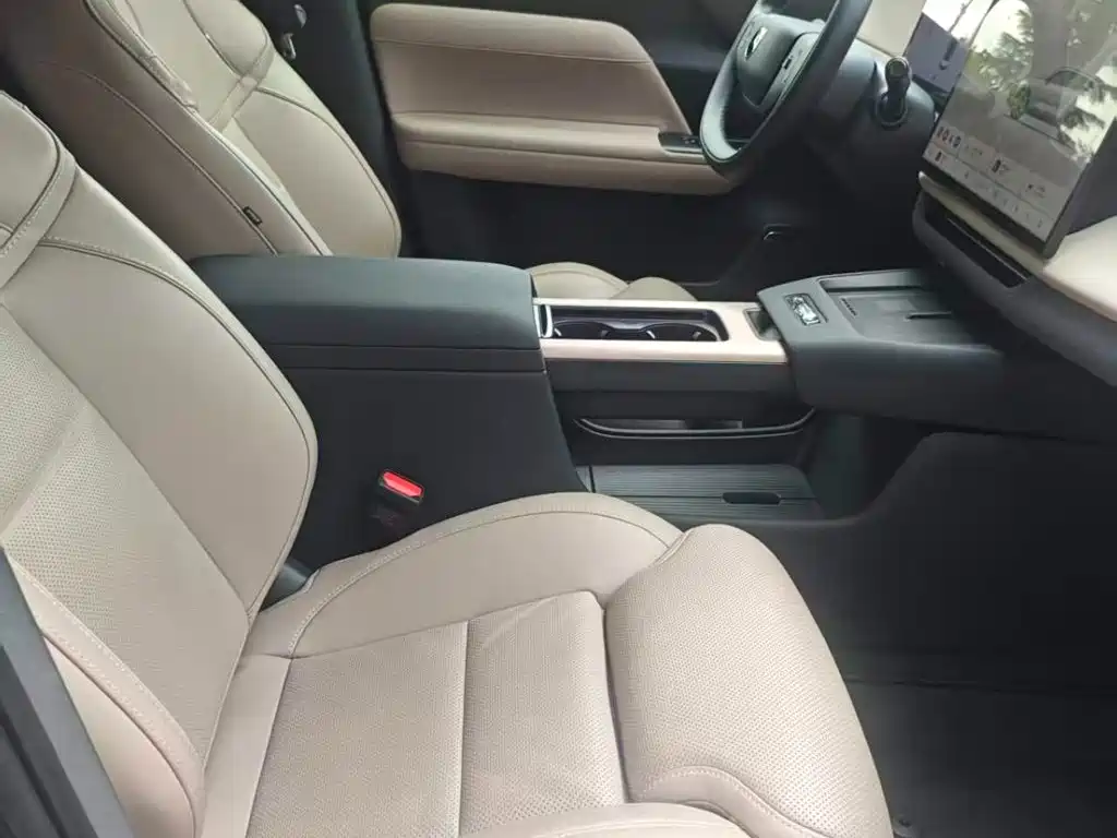 Volvo XC70 PHEV — миниатюра 8