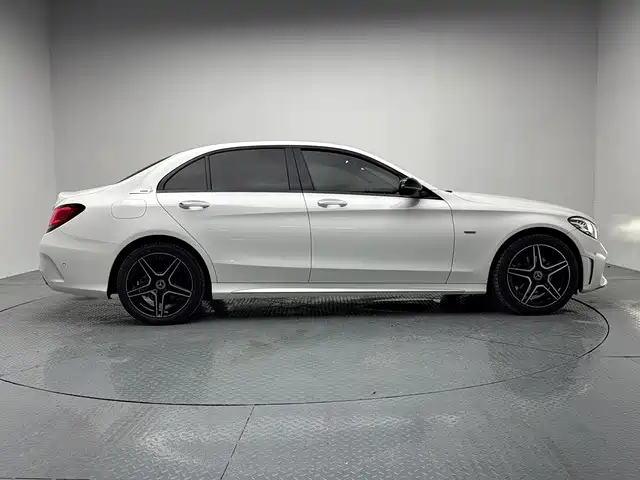 Mercedes-Benz C-Class — миниатюра 8