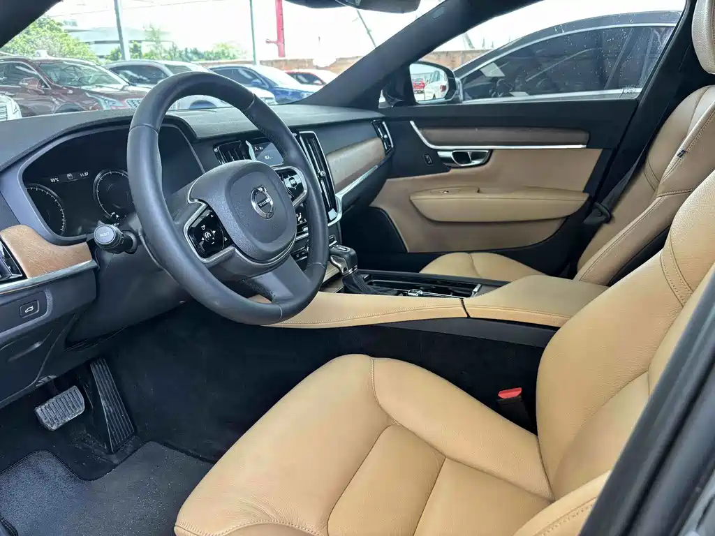 Volvo S90 — миниатюра 7