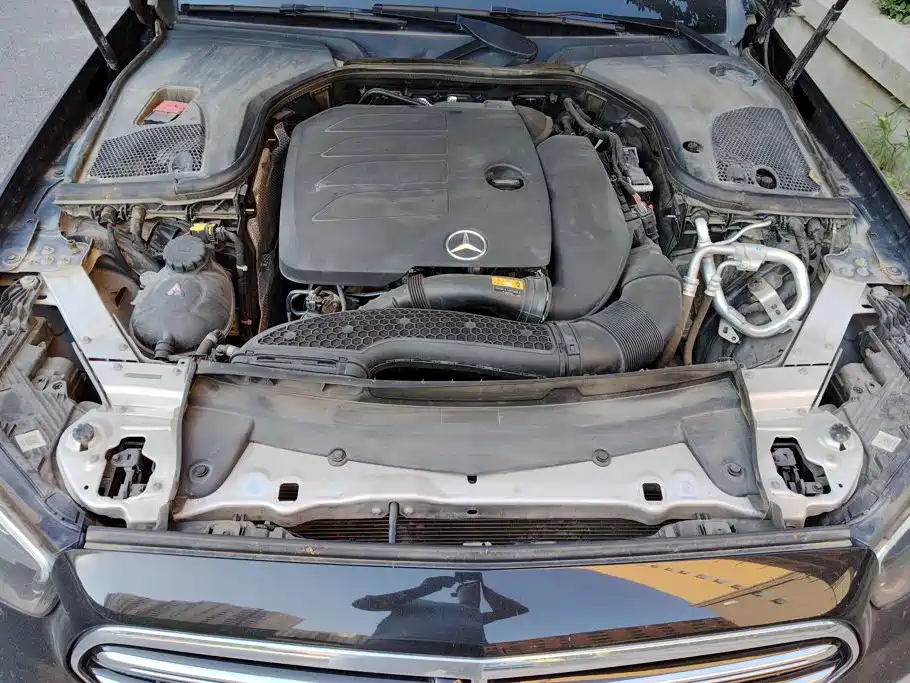Mercedes-Benz E-Class — миниатюра 10