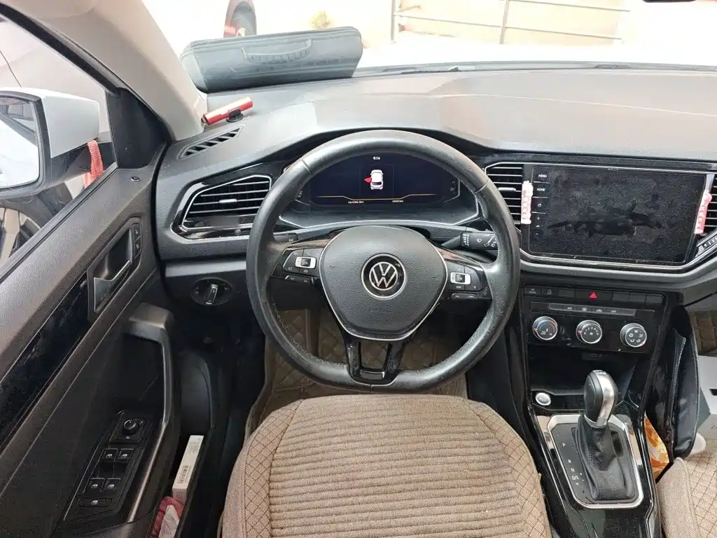 Volkswagen T-Roc — миниатюра 7