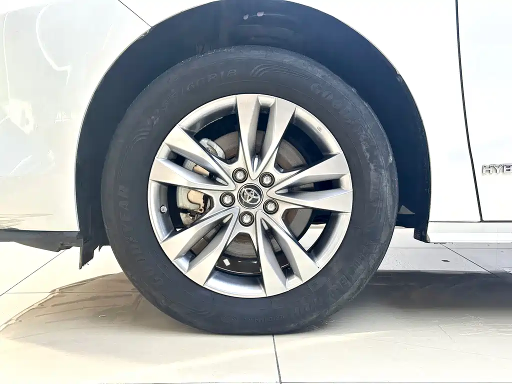 Toyota Sienna - фото 21