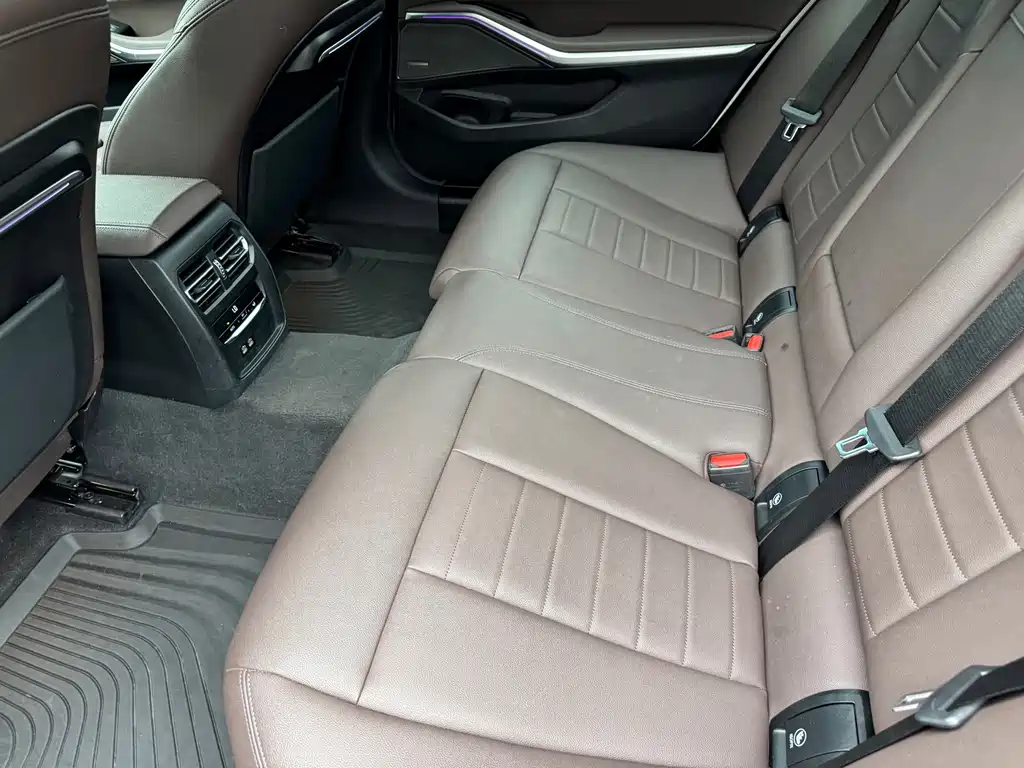 BMW 3 Series — миниатюра 10