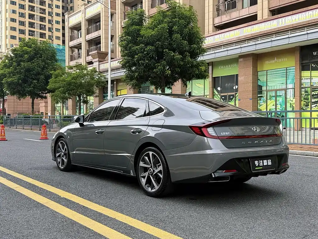 Hyundai Sonata — миниатюра 7