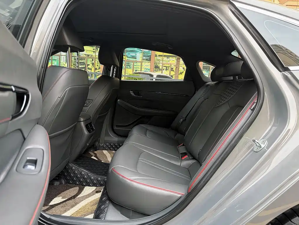 Hyundai Sonata — миниатюра 6