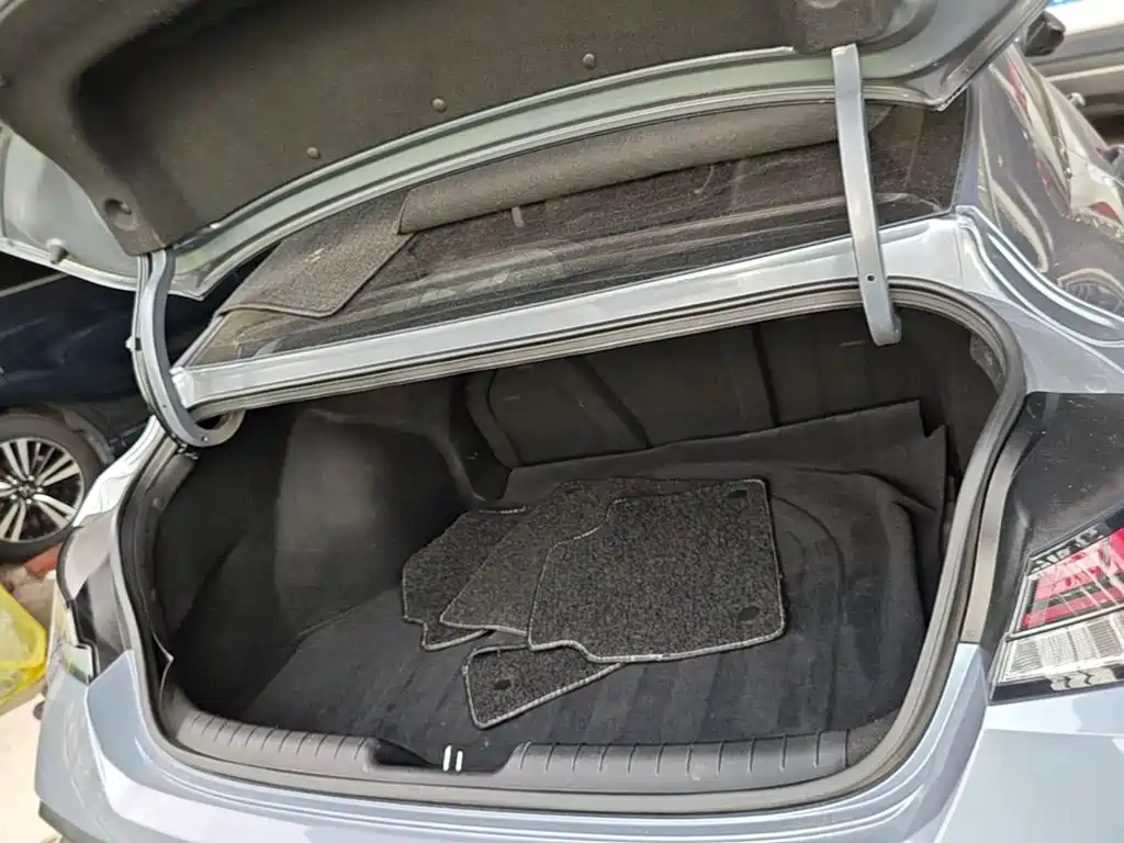 Hyundai Elantra — миниатюра 19