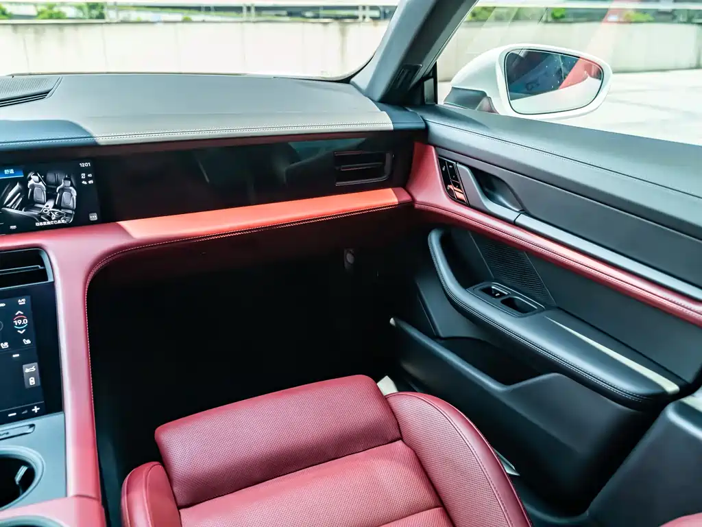 Porsche Taycan — миниатюра 24