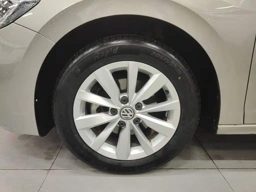 Volkswagen Bora — миниатюра 23