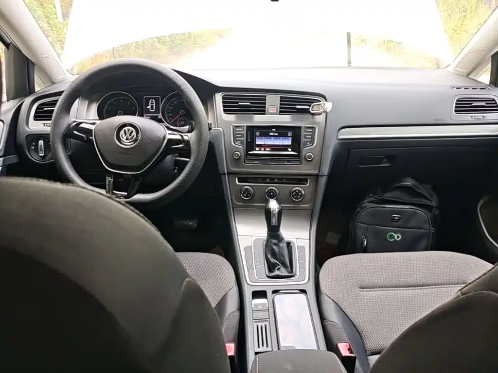 Volkswagen Golf — миниатюра 10