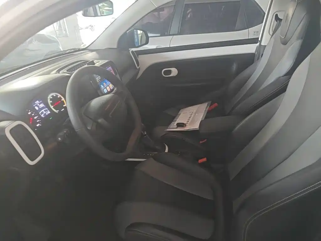 Roewe Clever — миниатюра 15