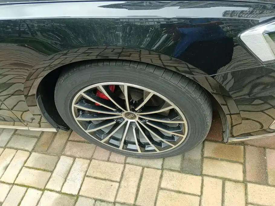 Audi A8 — миниатюра 6