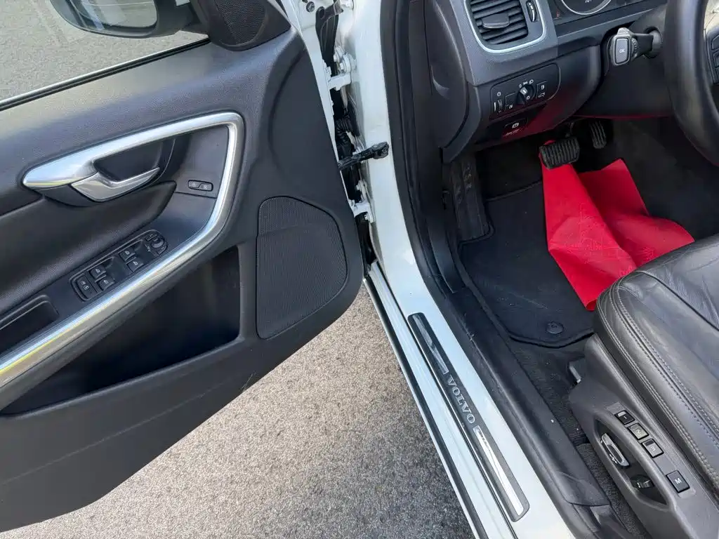 Volvo V60 — миниатюра 19