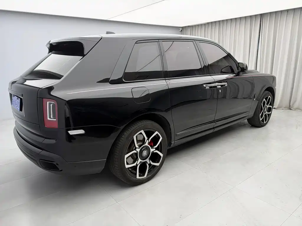 Rolls-Royce Cullinan — миниатюра 7